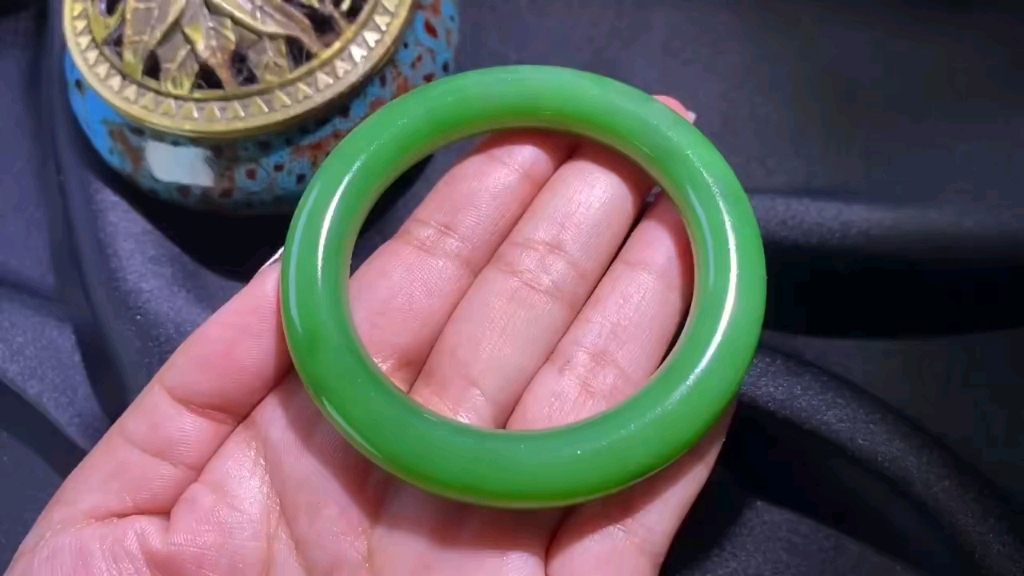 和田玉碧玉七号矿冰阳绿老坑料圆条手镯55口径色标级臻品上手无与伦比