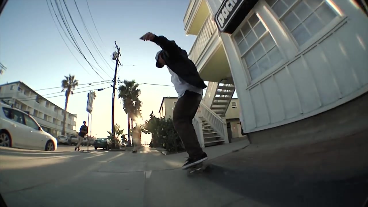 【一个电话wes kremer就装上他的indy 新桥和好友一起出去滑板】_哔哩