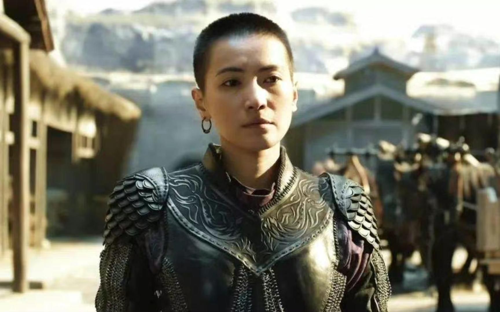 一眼万年的女将军,不谈美貌,飒起来.