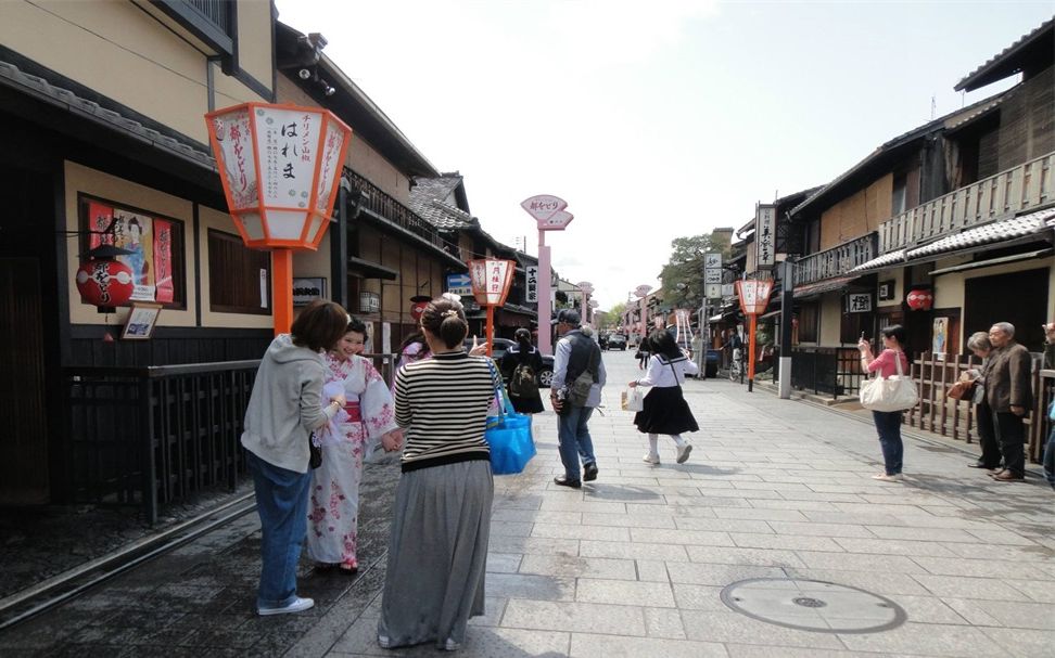 [图]日本最古老一条街道，带你从现代转换至古代，完美重现日本历史！