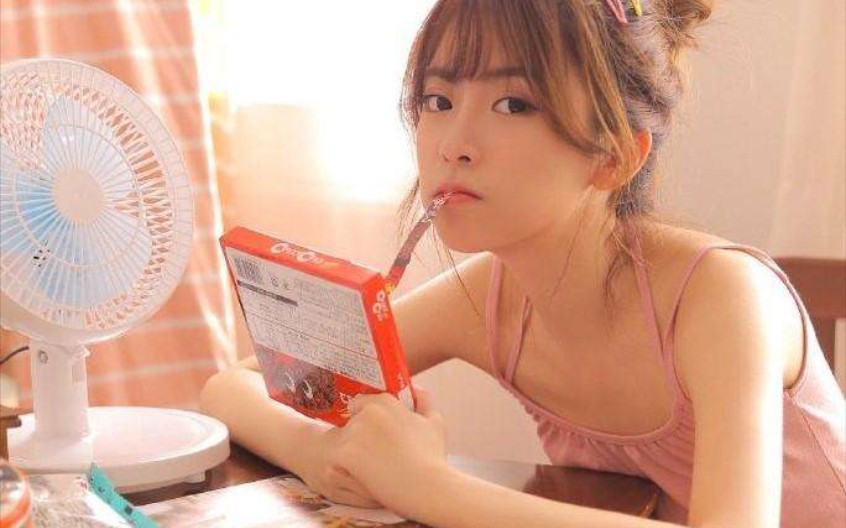 这女人该死的甜美