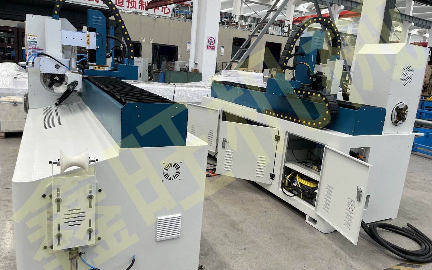 鑫旺全自动激光切管开孔机 金属切割机 无缝钢管打孔机