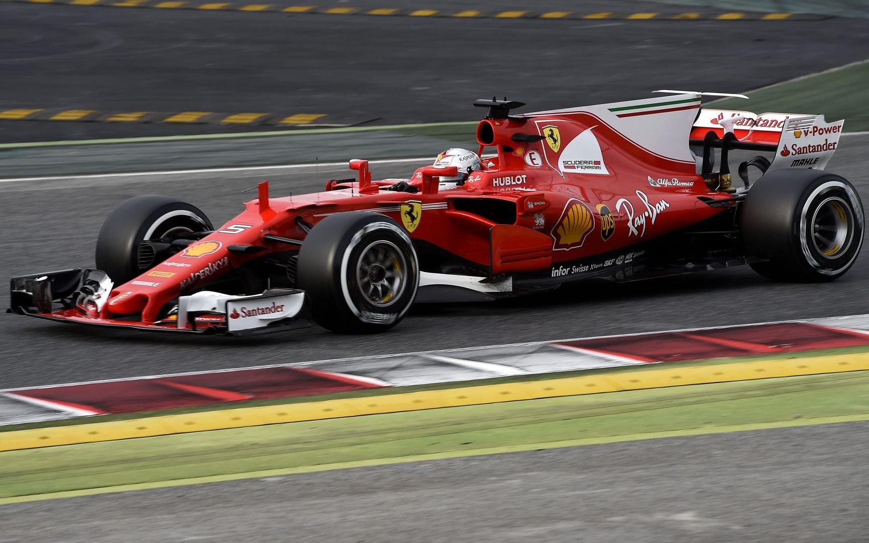 神力科莎up主手感渐入佳境法拉利sf70h银石赛道单圈1分27秒661