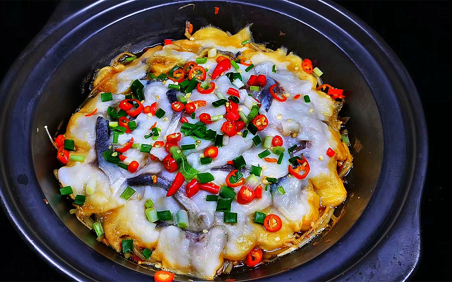 大厨分享:啤酒桑拿鱼,鱼片不炒不过水,半蒸半焗口感出奇的嫩,吃一口就