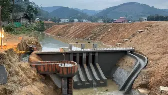 220V水力发电厂建设，太酷了