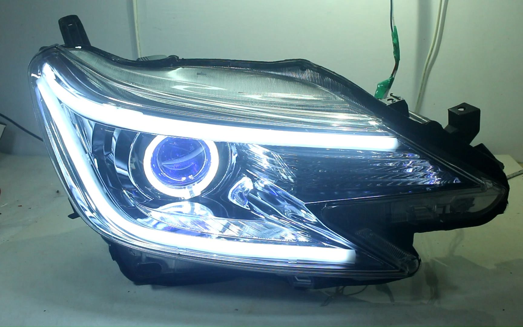 适用于14-17款锐志大灯总成改装双光透镜天使眼恶魔眼流光日行灯