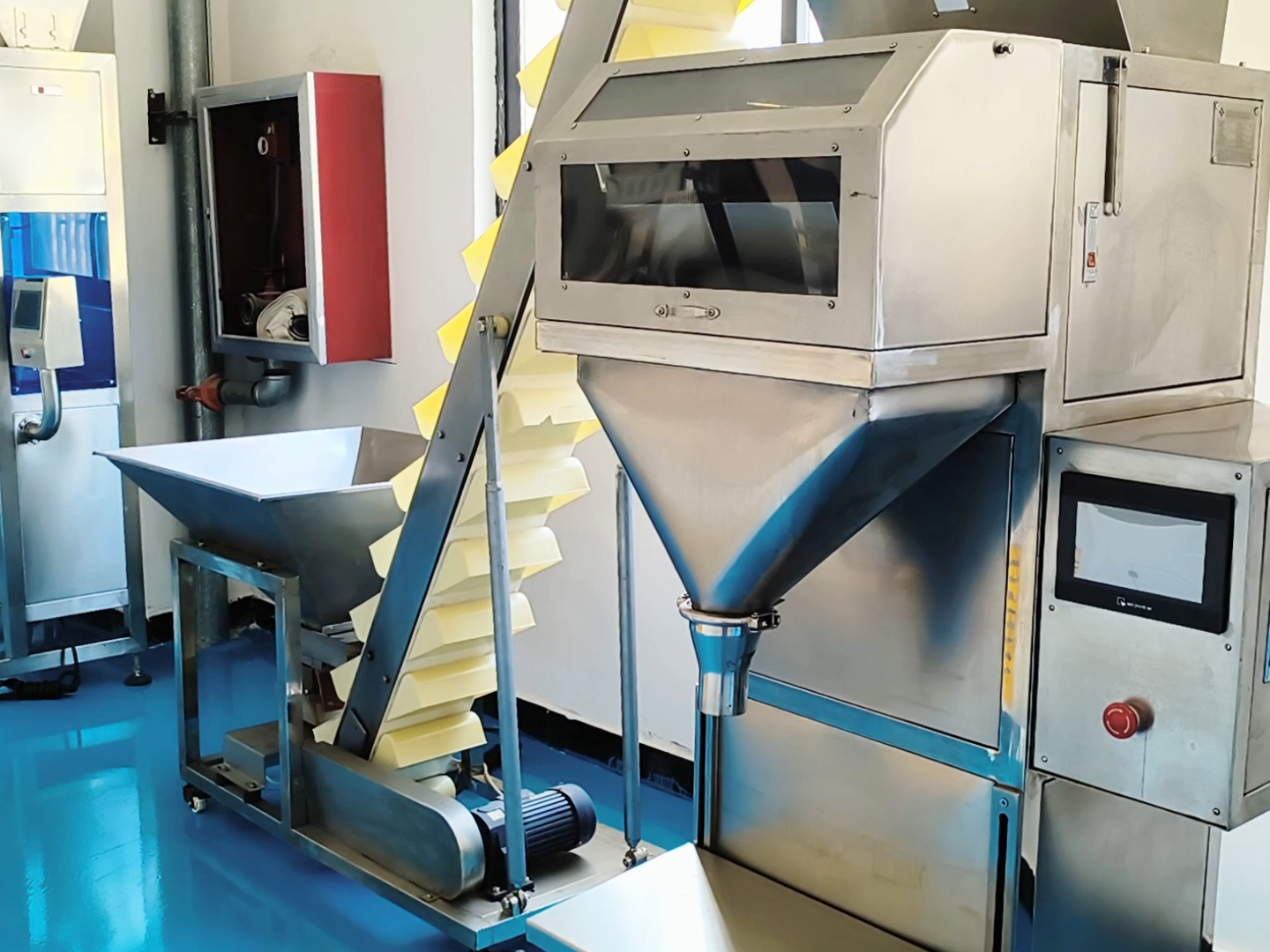 杂粮颗粒包装机械 半自动颗粒包装机设备 炒货定量包装机引领食品业