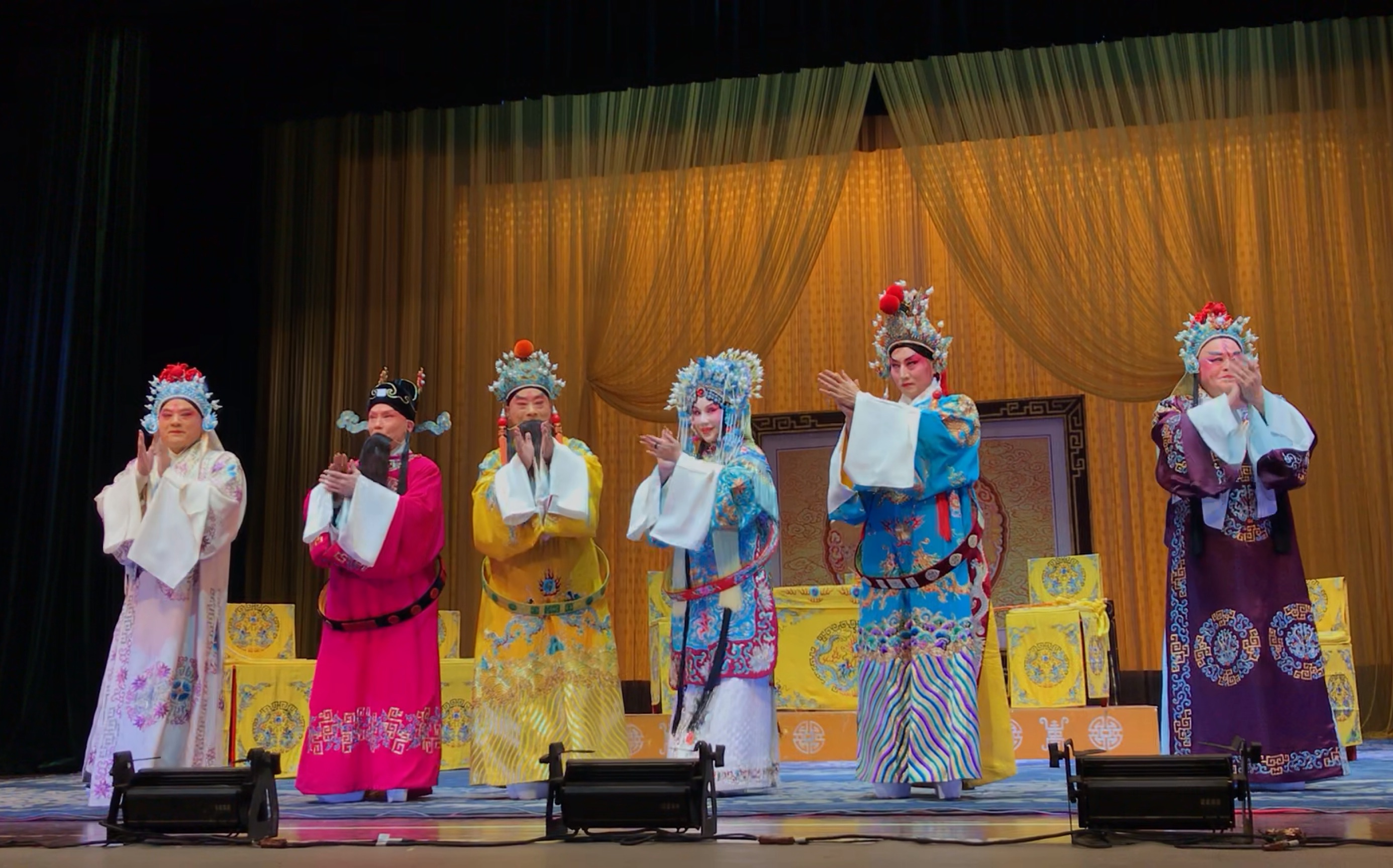 天津青年京剧团 《状元媒》谢幕  中国大戏院演出