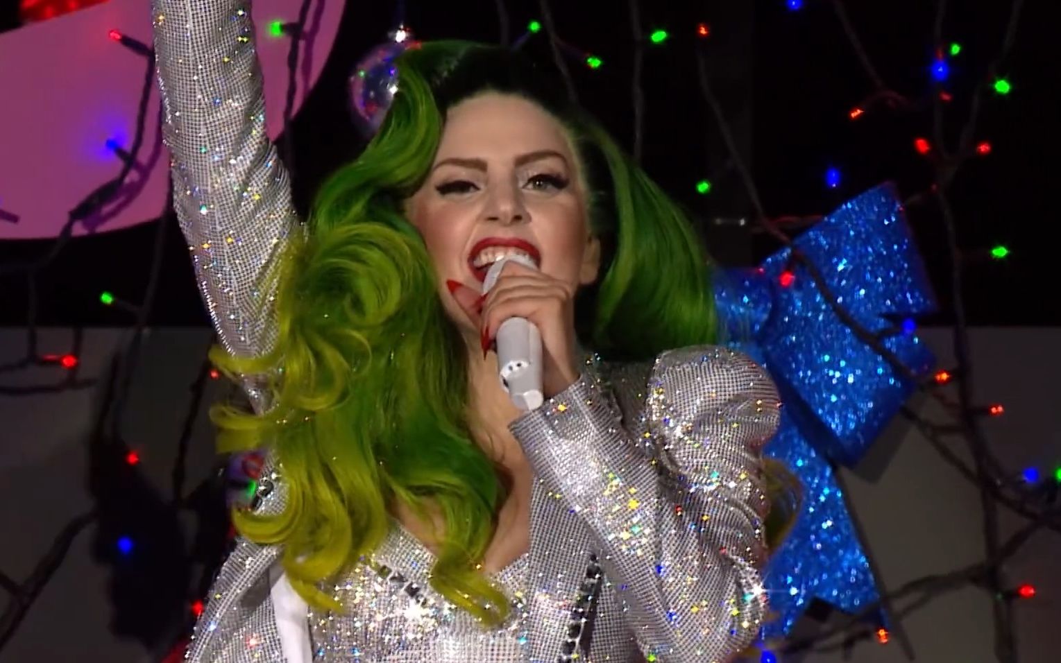 音乐现场ladygagajustdancebadromancebestofcapitalsjinglebellball