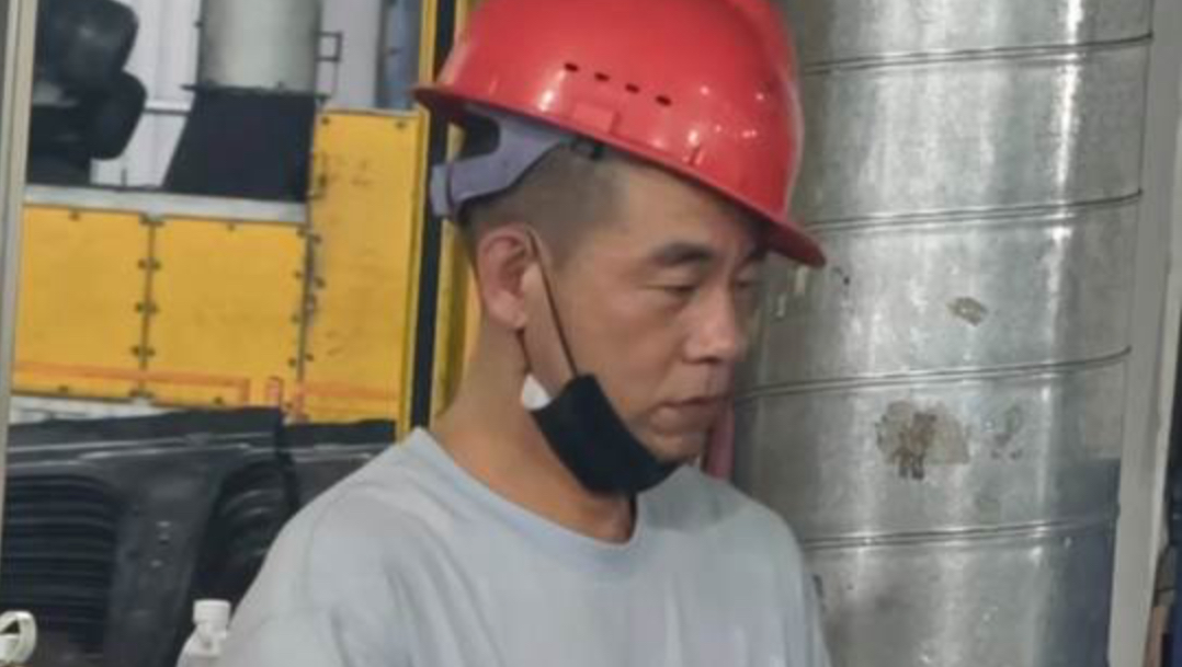 疑似山鸡哥陈小春 失散多年的弟弟！！如果是真的山鸡哥多年遗憾能圆满！