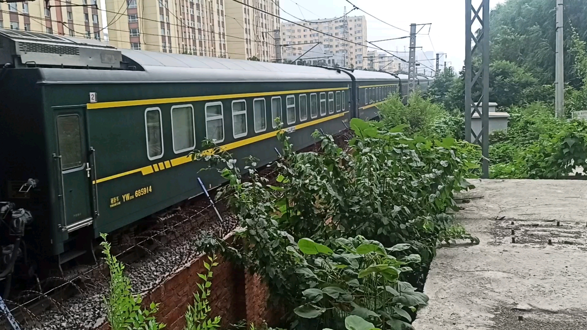 北京——满洲里k1303次宽平桥通过,沈局沈段hxd3d-8019