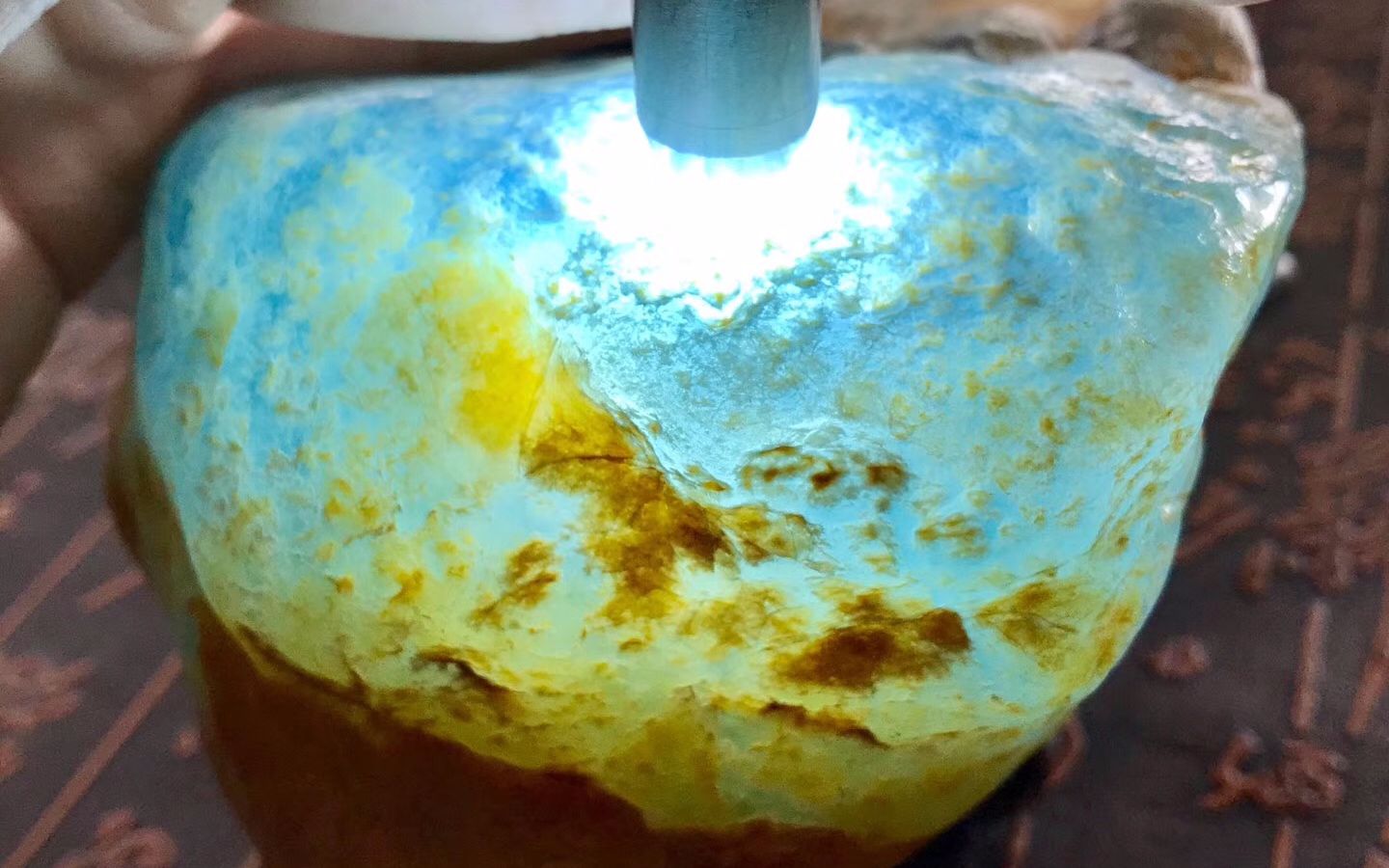 大马坎玻璃种莫西沙脱沙翡翠原石