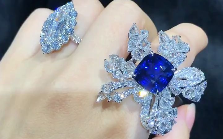 一克拉蓝色裸钻石价格(一克拉裸钻石多少钱2020)