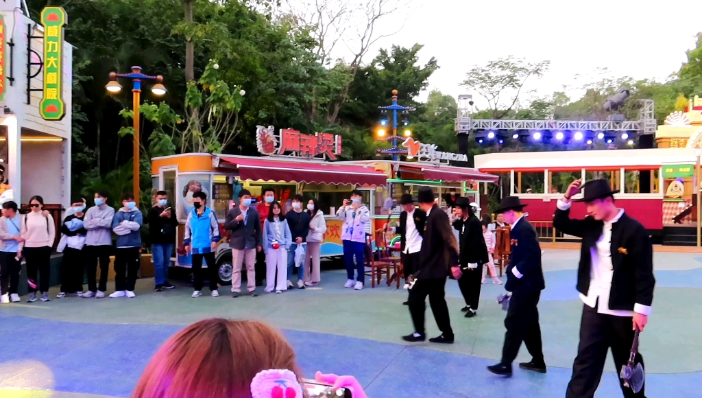 广州长隆冬季嘉年华夜场之斧头舞.