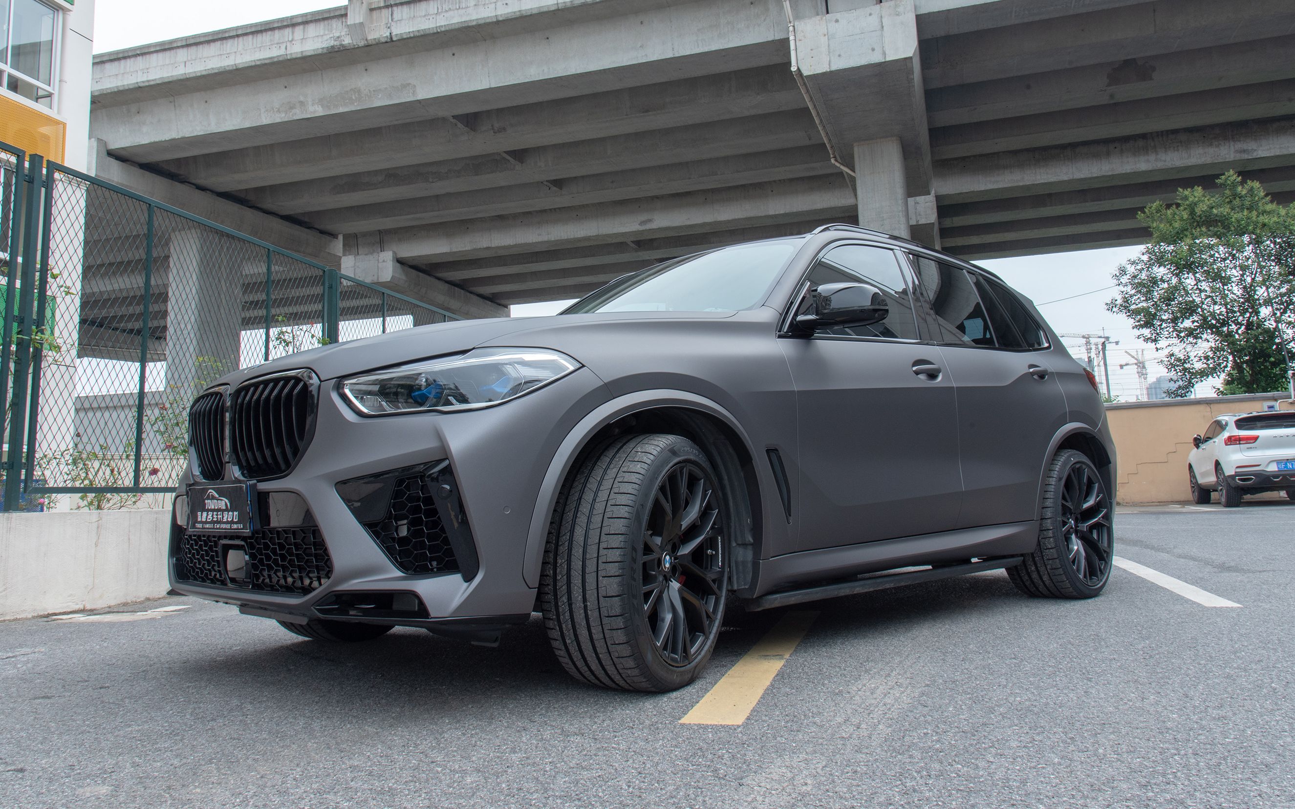 【上海同德】宝马x5更换原厂mp排气 升级x5m/f95包围 x5m雷霆版轮毂