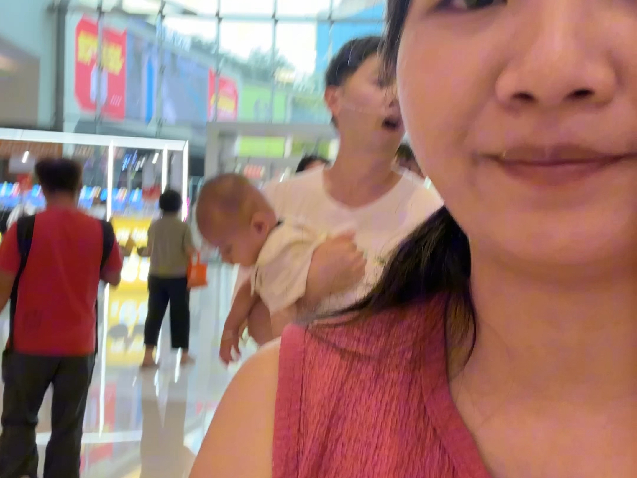 7天瘦了7.5斤，和冯姐聚餐看着大家吃，我死死管住嘴，想变美真的可以超级自律。