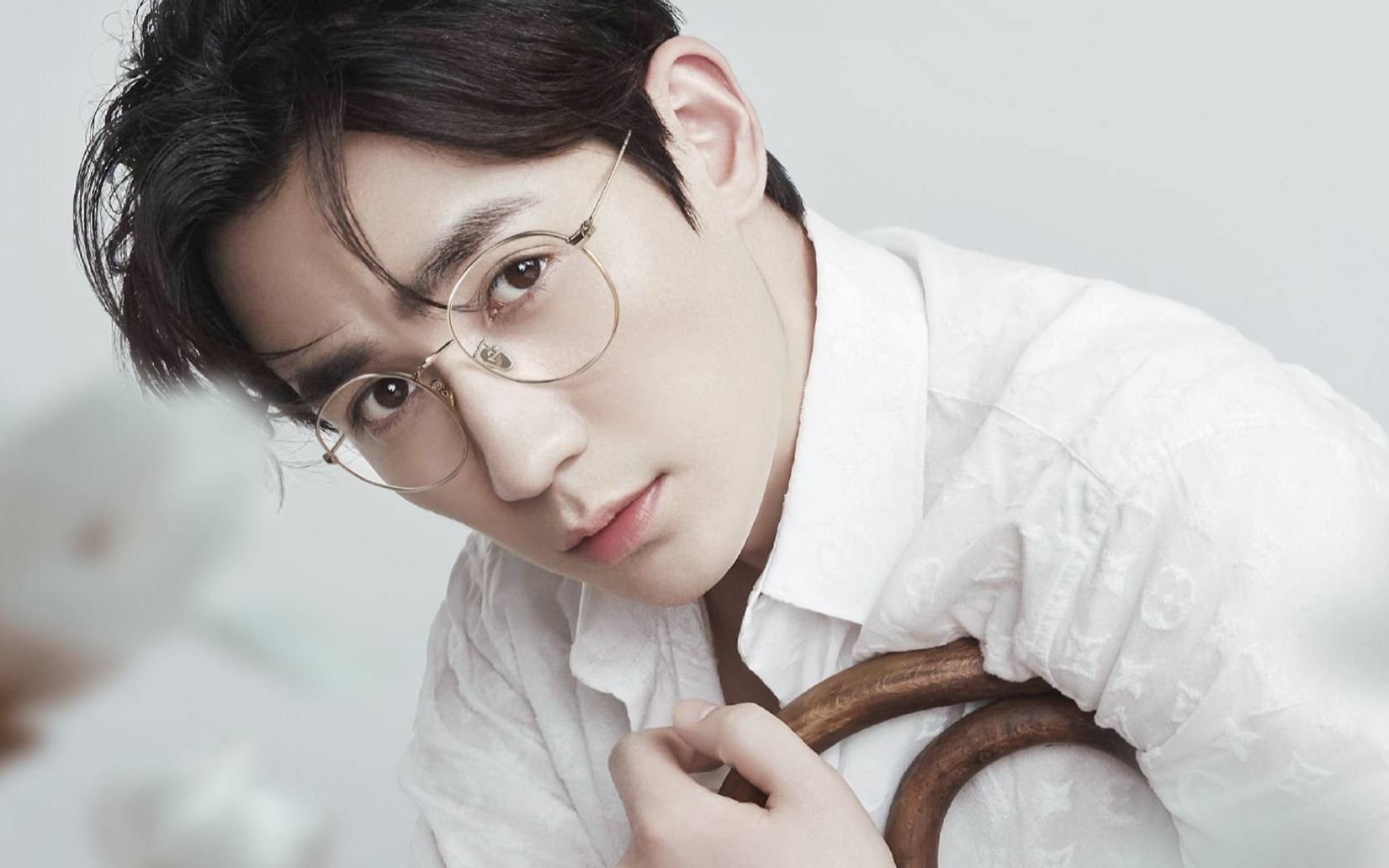 朱一龙侧颜杀系列_哔哩哔哩 (゜-゜)つロ 干杯~-bilibili