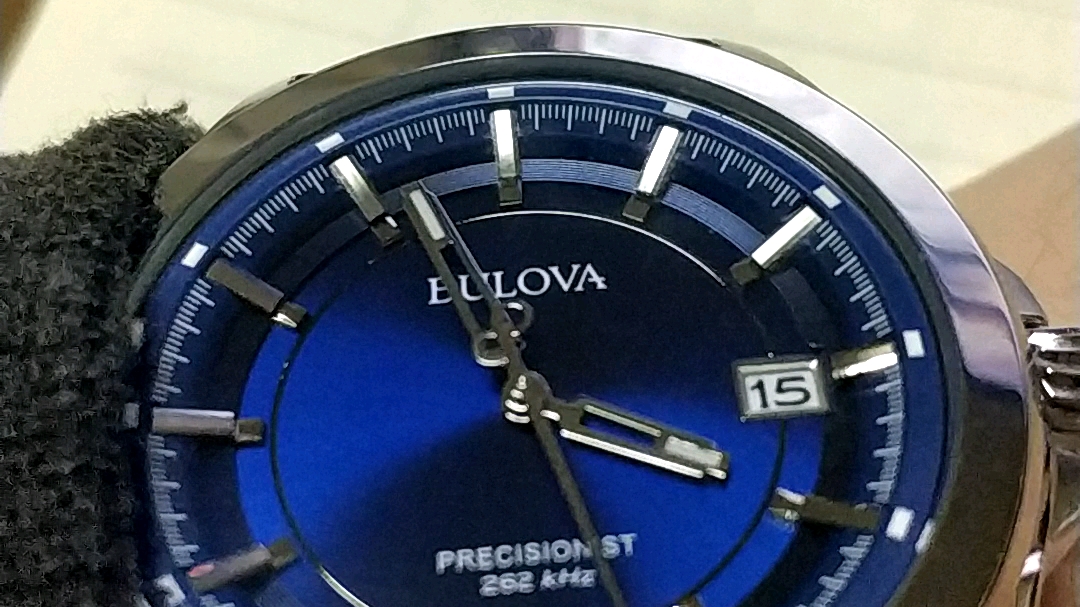 宝路华bulova precisionist扫秒石英手表 2000块体验大精工springdrive机芯的顺滑哔哩哔哩bilibili