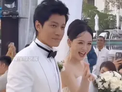 Скачать видео: #陈乔恩艾伦婚礼现场视频 #陈乔恩 在戏里穿过200多次的婚纱，这次终于穿上了属于自己的婚纱！恭喜恭喜！