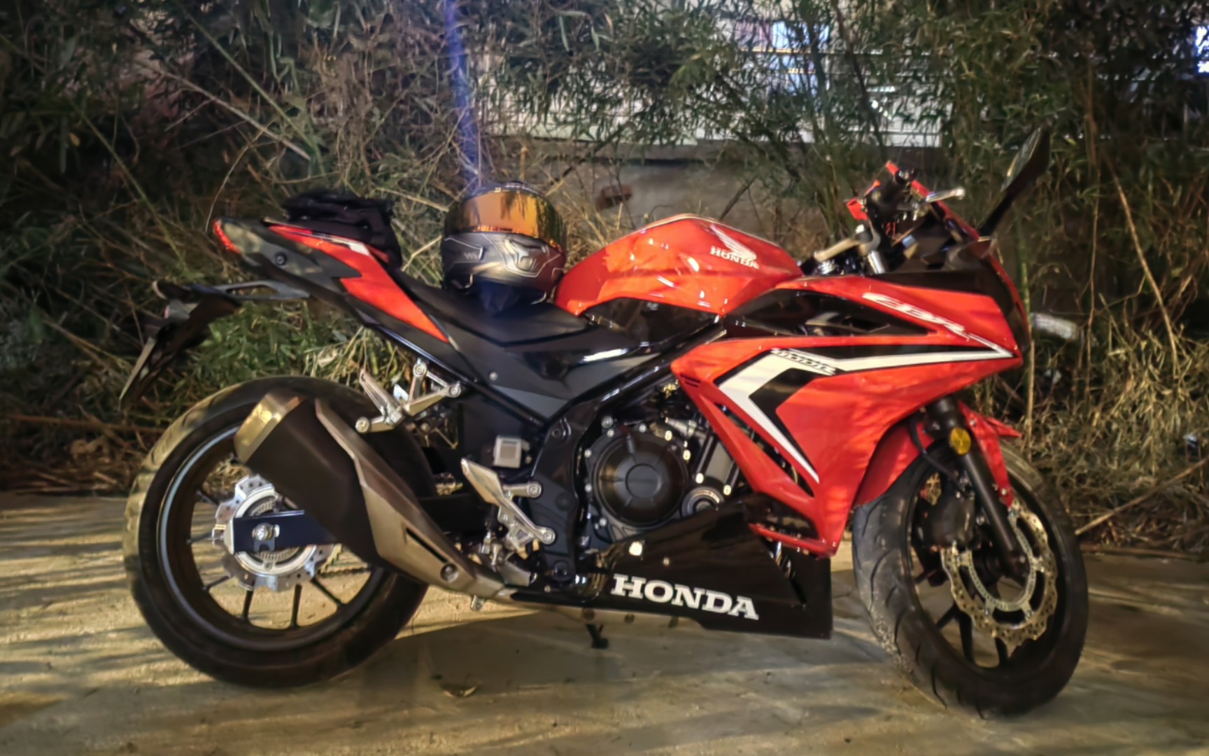 記錄我人生中的第一輛車,本田cbr400r