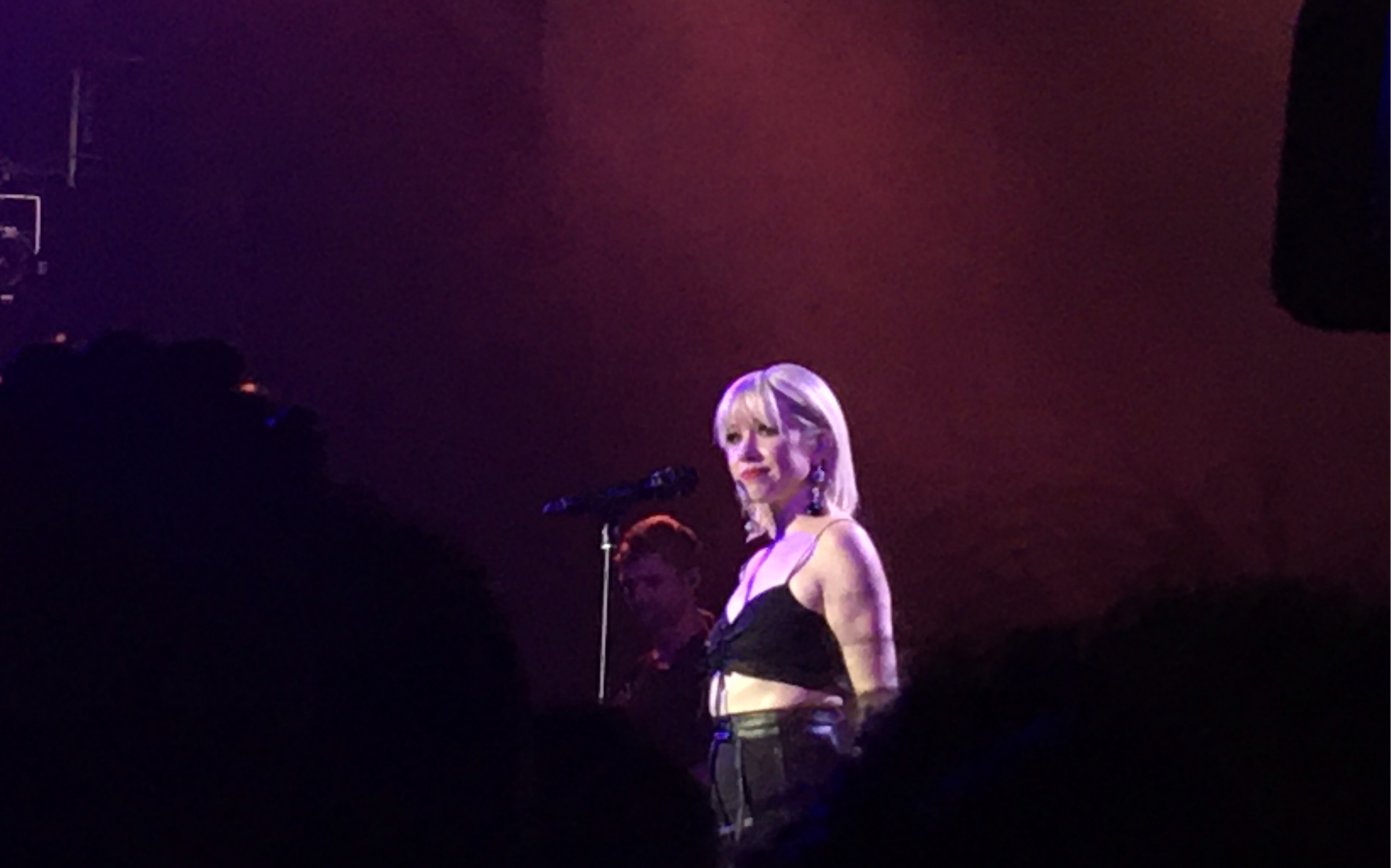 蹲妹carlyraejepsen20191020如果爱上海场演唱会这个carry全场的女人