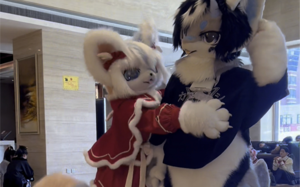 【兽装】御猫:你小子摸起来没完没了了是叭