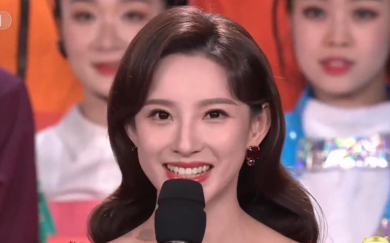 【马凡舒】从CCTV5走向CCTV1的宝藏姐姐差点把春晚导演组的电话当成外卖挂掉了/救命!好大气好美!_哔哩哔哩_bilibili