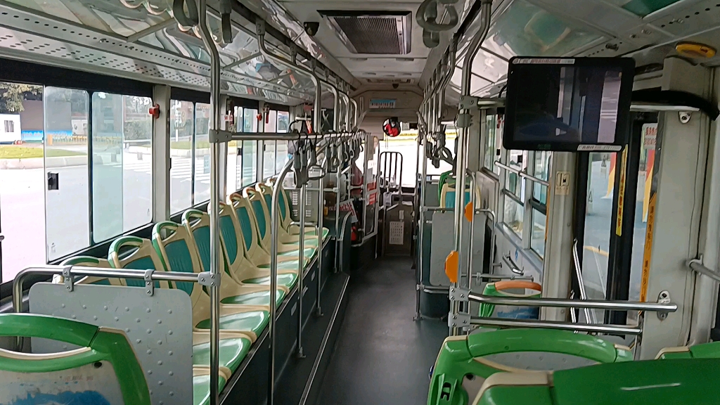 广州公交云乘车25b29线西基总站青年路口