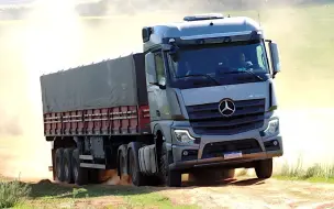 满载土路冲坡！ACTROS 2548