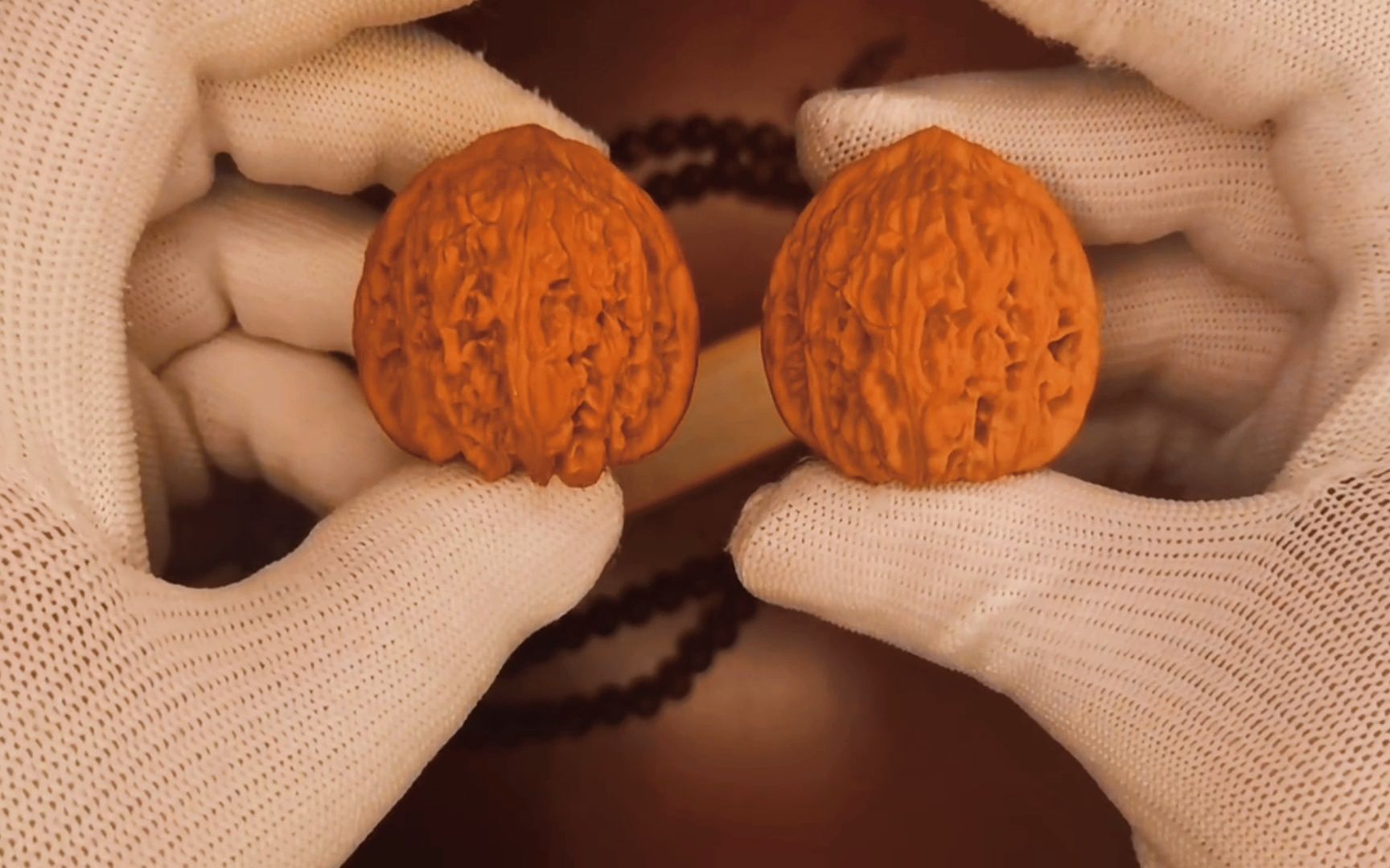 活动  【文玩核桃】一对配对不错的绣球