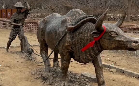 [图]【新农人】这是一个很接地气的的小山村，这里有浓郁的沂蒙风情。很多人喜欢来这里游玩。