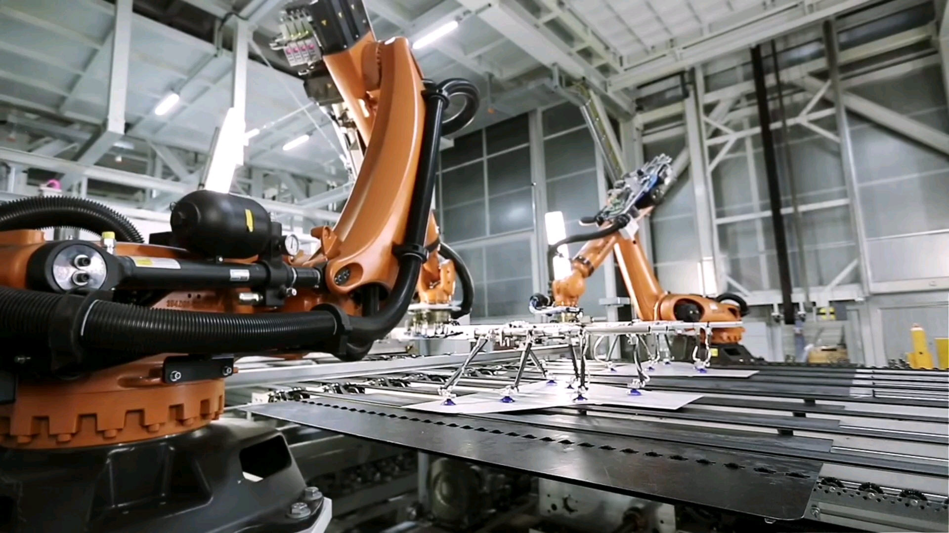 简单流水线工作逐渐被人工智能取代,看完视频有没有产生危机感?