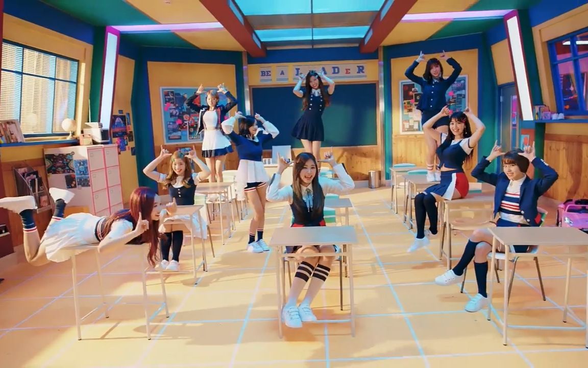 [图][MV中字] TWICE - SIGNAL