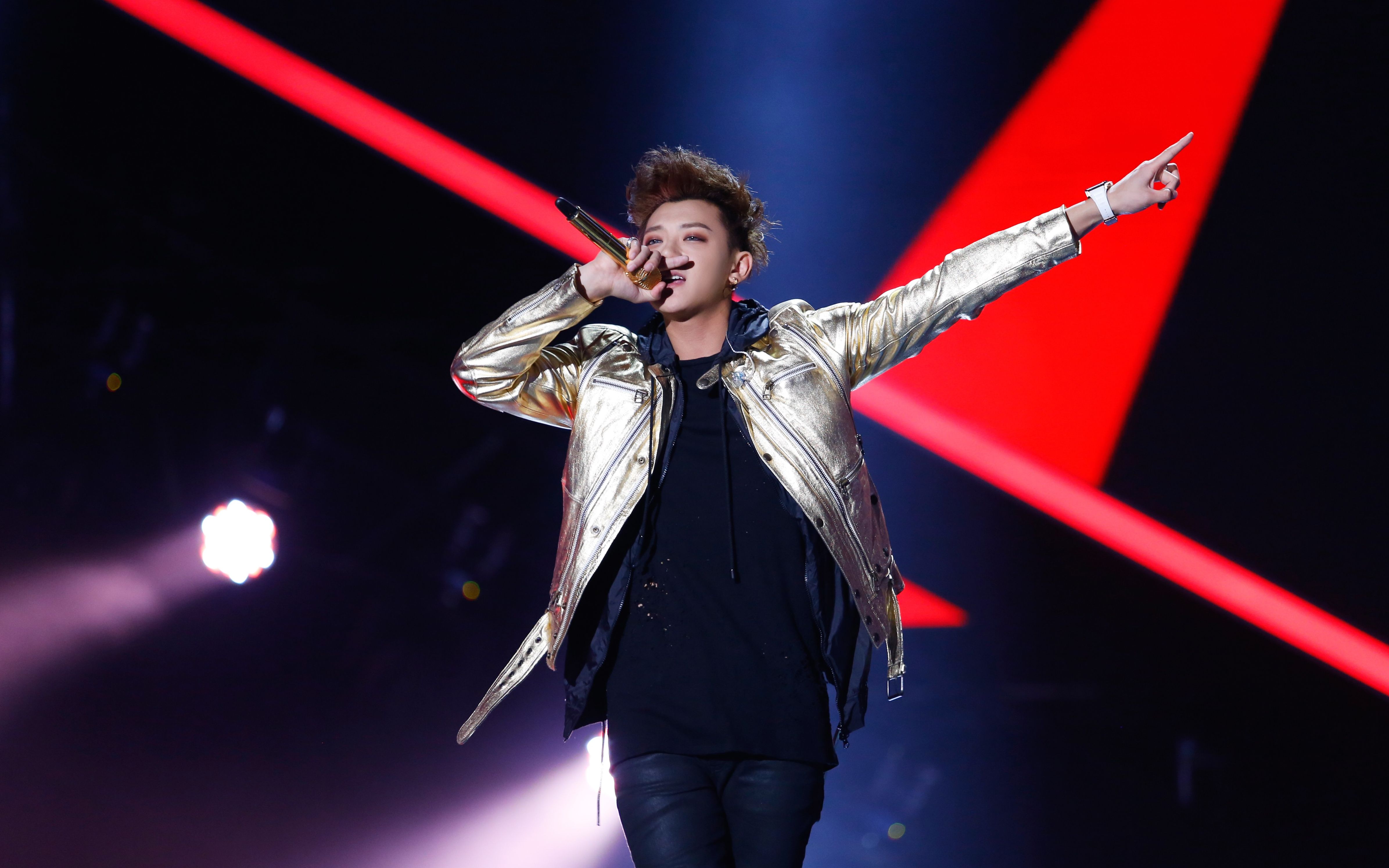 【黄子韬】the road-20161210腾讯视频星光大赏现场版_哔哩哔哩 (゜