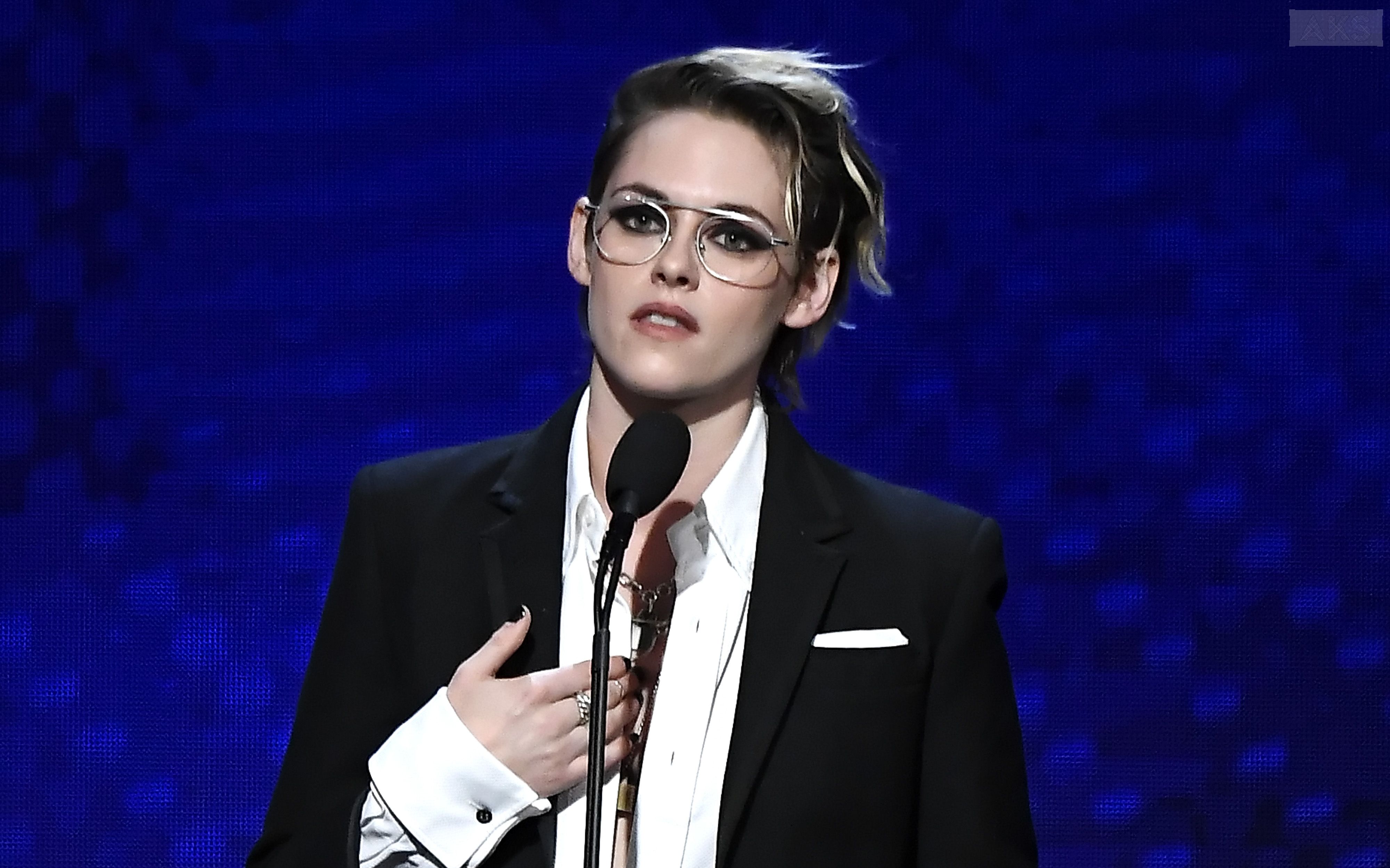 [图]【KristenStewart】中英双字 | 克里斯汀斯图尔特为查理兹塞隆致辞（2019年美国电影艺术奖）