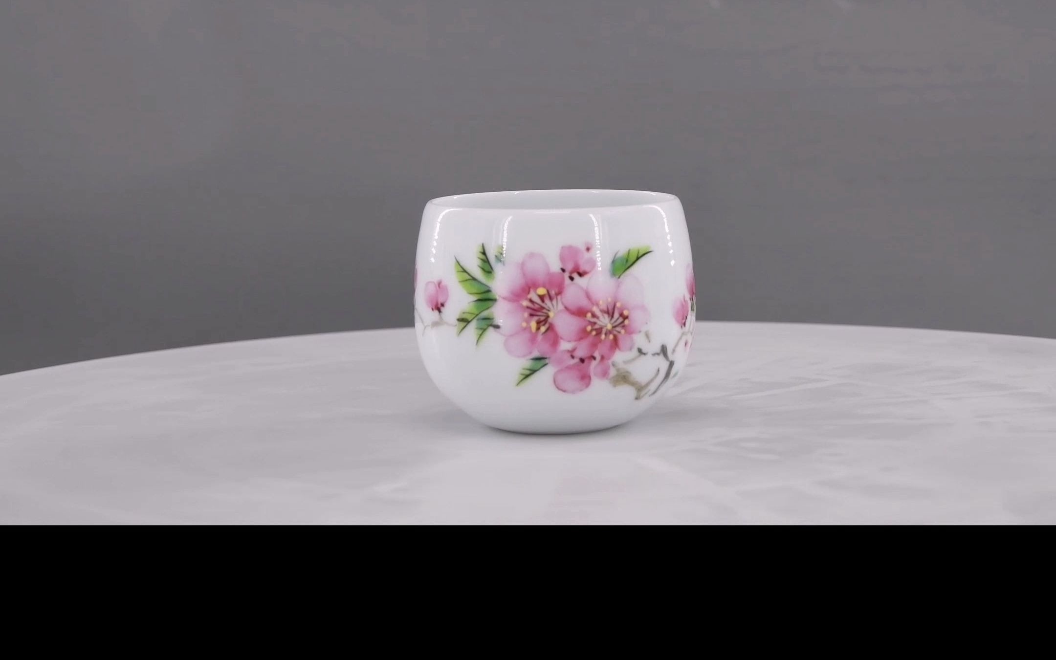 水点桃花粉彩是世人知晓得到广泛传播中国历史高端茶器粉彩瓷