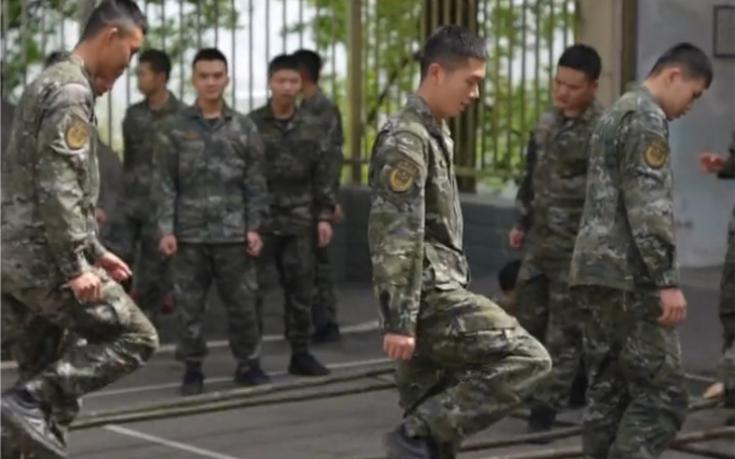 看兵哥哥玩转“土家族的竹竿舞”!(叶仁奎 黄鹞龙 符文理;编辅:杨垒)哔哩哔哩bilibili