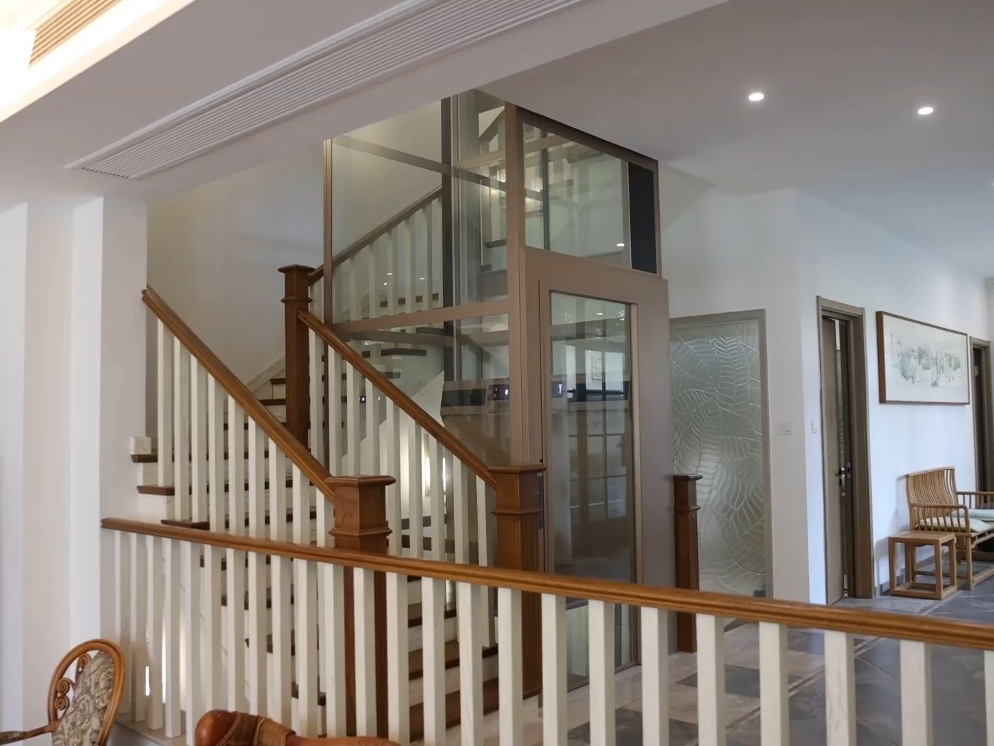 西柏思v80 comfort舒适版家用电梯融入简约木色家中