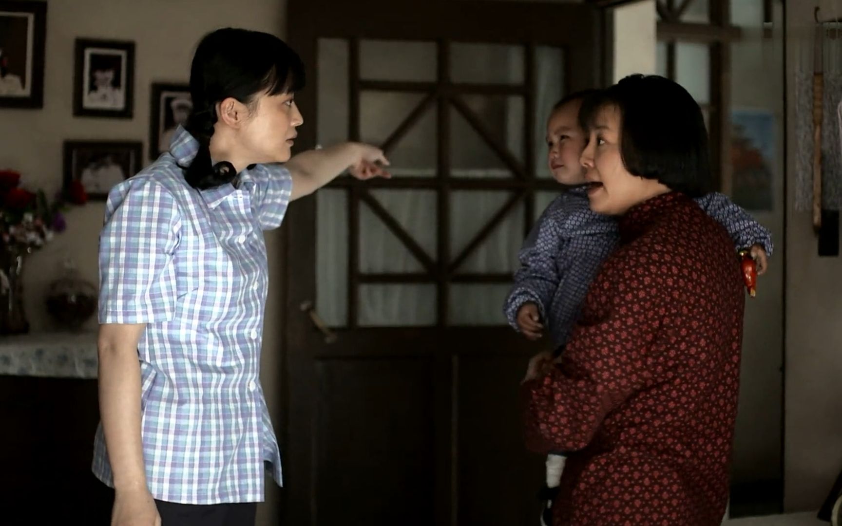 父母爱情5:农村小姑子和城市嫂子激烈争吵,男人又不管事,安杰真惨!