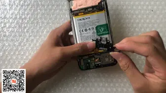 Video herunterladen: OPPO R15X换屏视频教程带框 R17换带框屏拆机图解 R15X更换屏幕拆后盖拆机维修