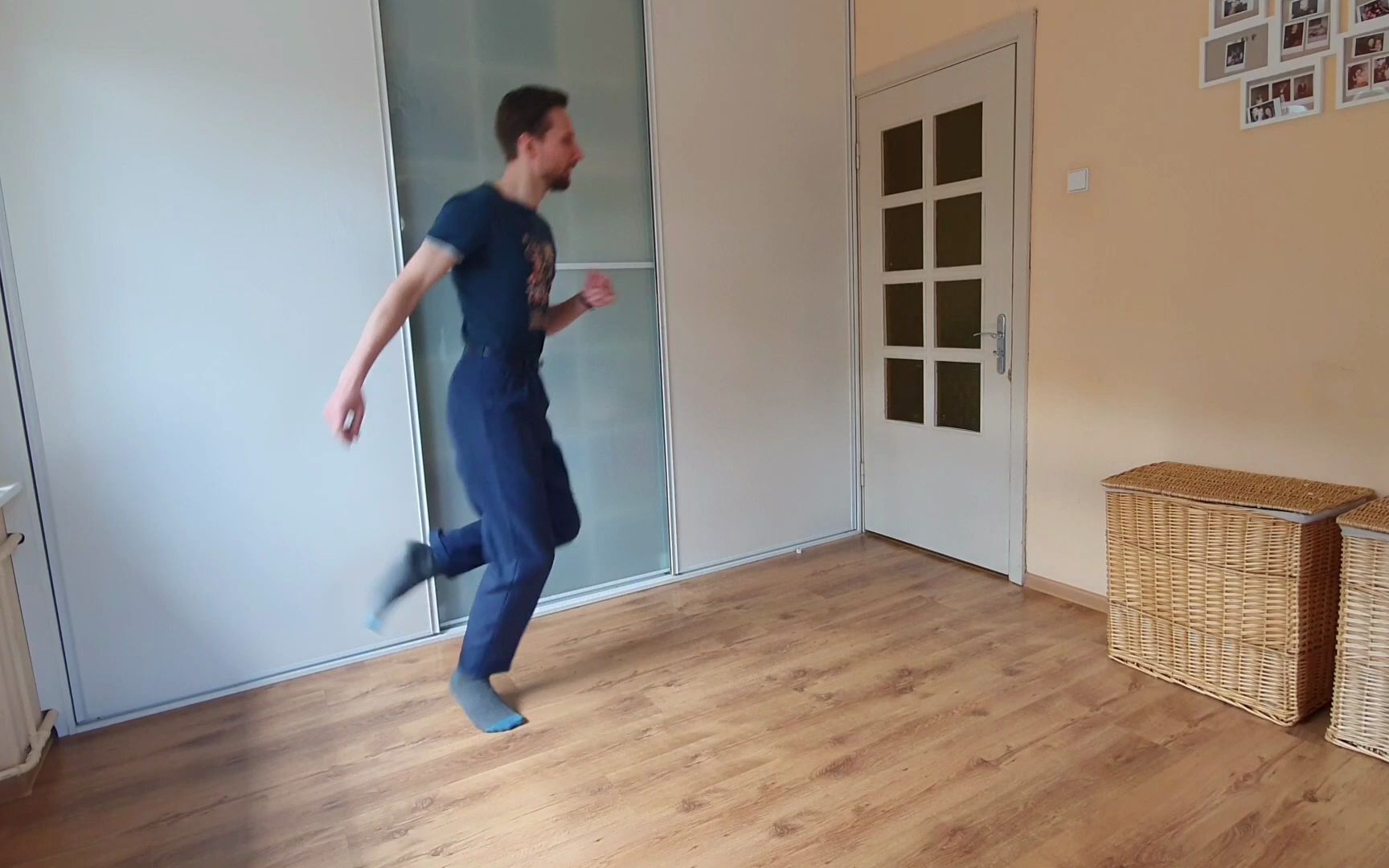 [图]Martynas Stonys recap Footwork variations swing out