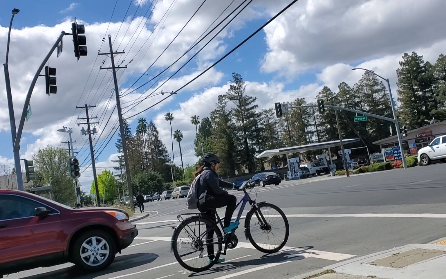 carpoollane可以翻译为拼车专用车道车内须有两人以上才可以驶入这个