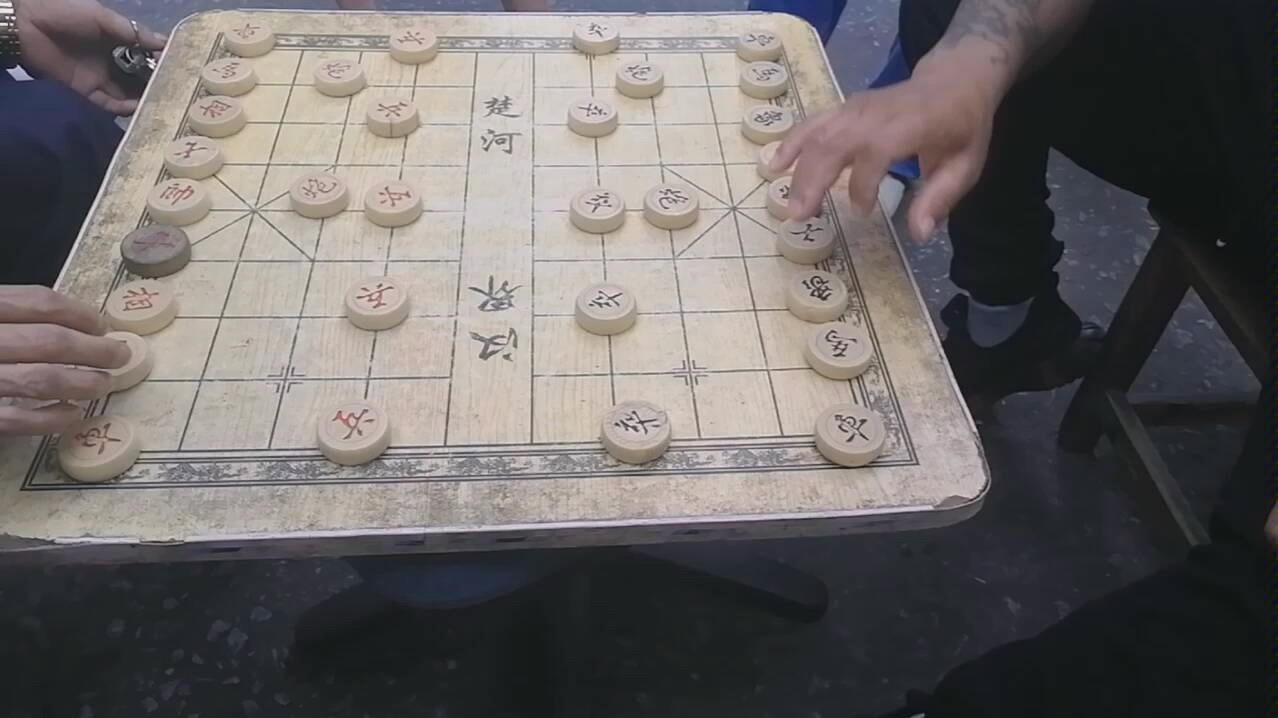 马踩象成了高钓马,这一招相当之犀利