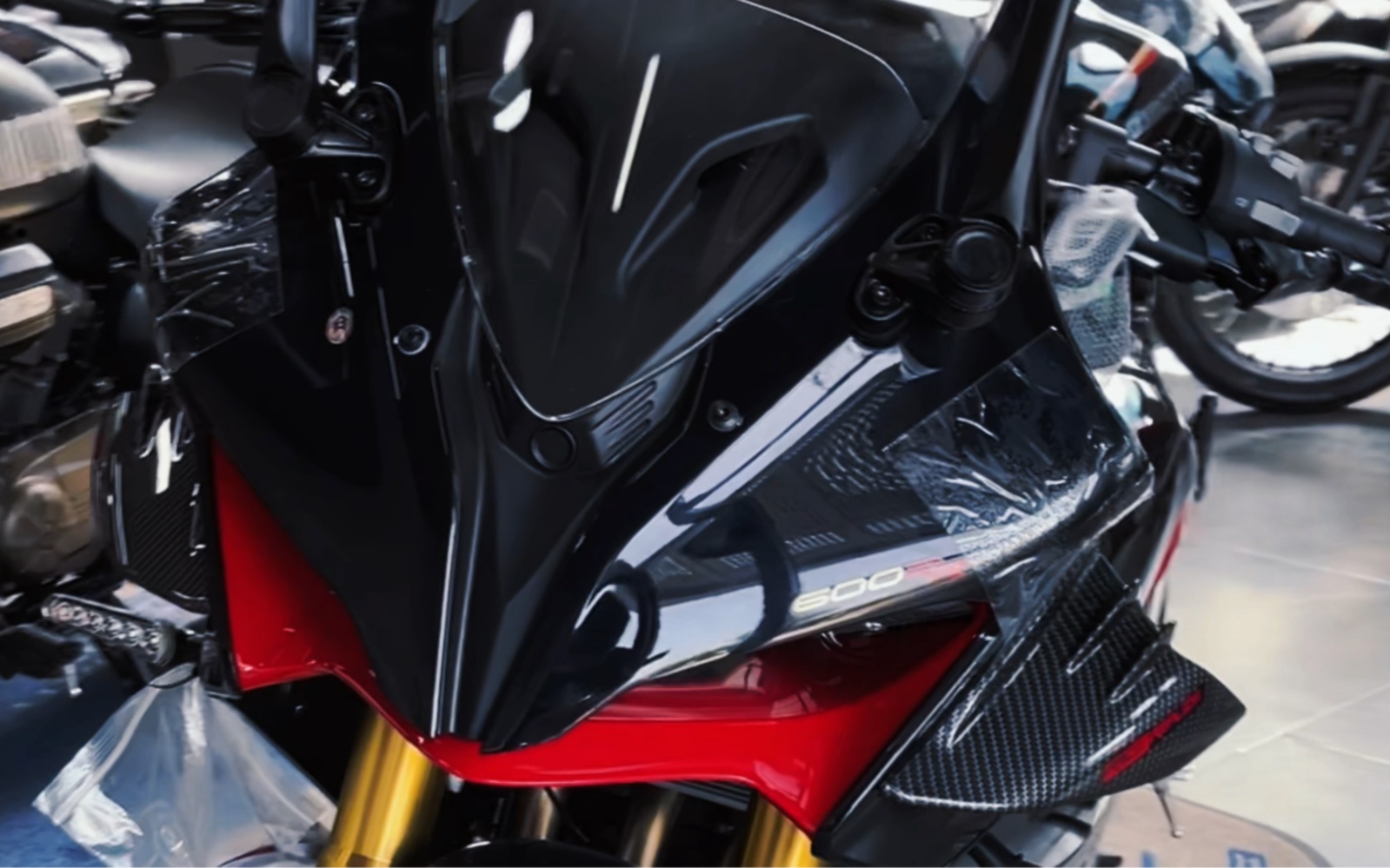 【今日迎来人生首台四缸】qjmotor 赛600 2022款 黑色 开箱试驾(一)