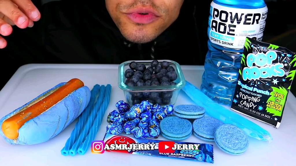 【Jerry】蓝色食物合辑(热狗+稀有蓝色奥利奥+爆米花+Twizzlers扭扭糖+蓝莓跳跳糖+Freeze Pop冷饮)哔哩哔哩bilibili