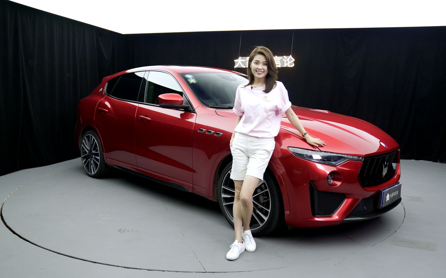 买这部车只有两种人一种是有钱一种是真爱