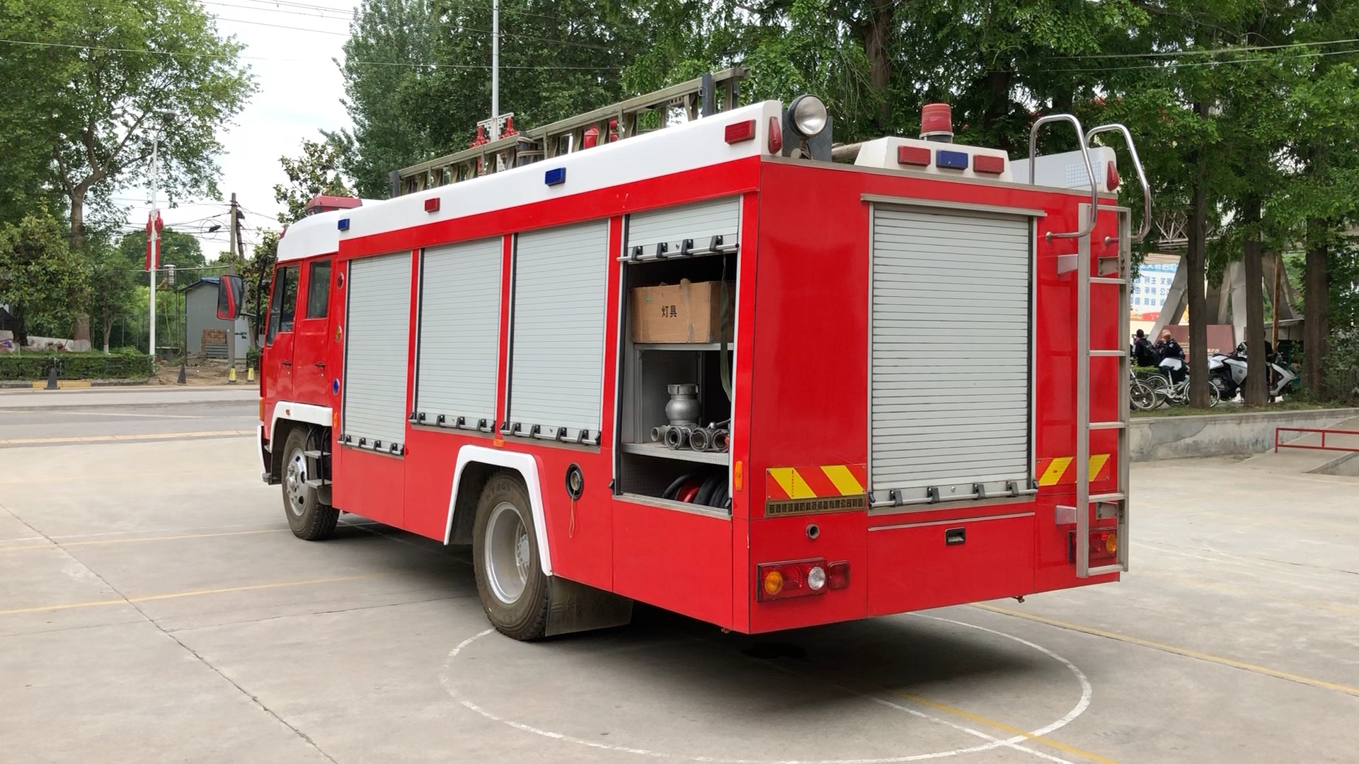 解放平头柴消防车