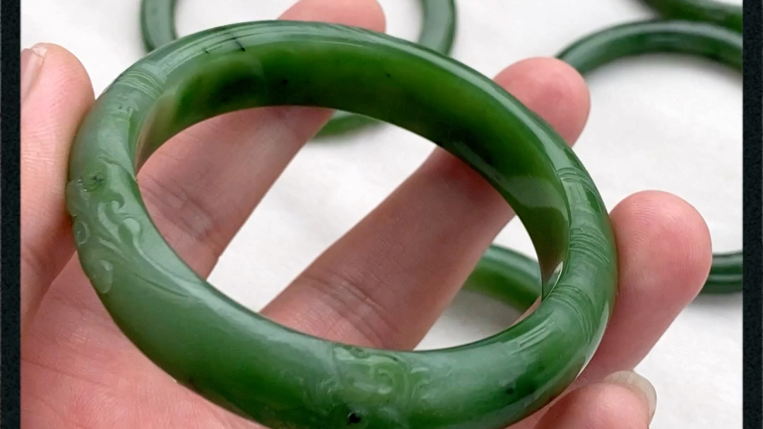 和田玉碧玉手镯雕花 碧玉观音 且末料糖料手镯