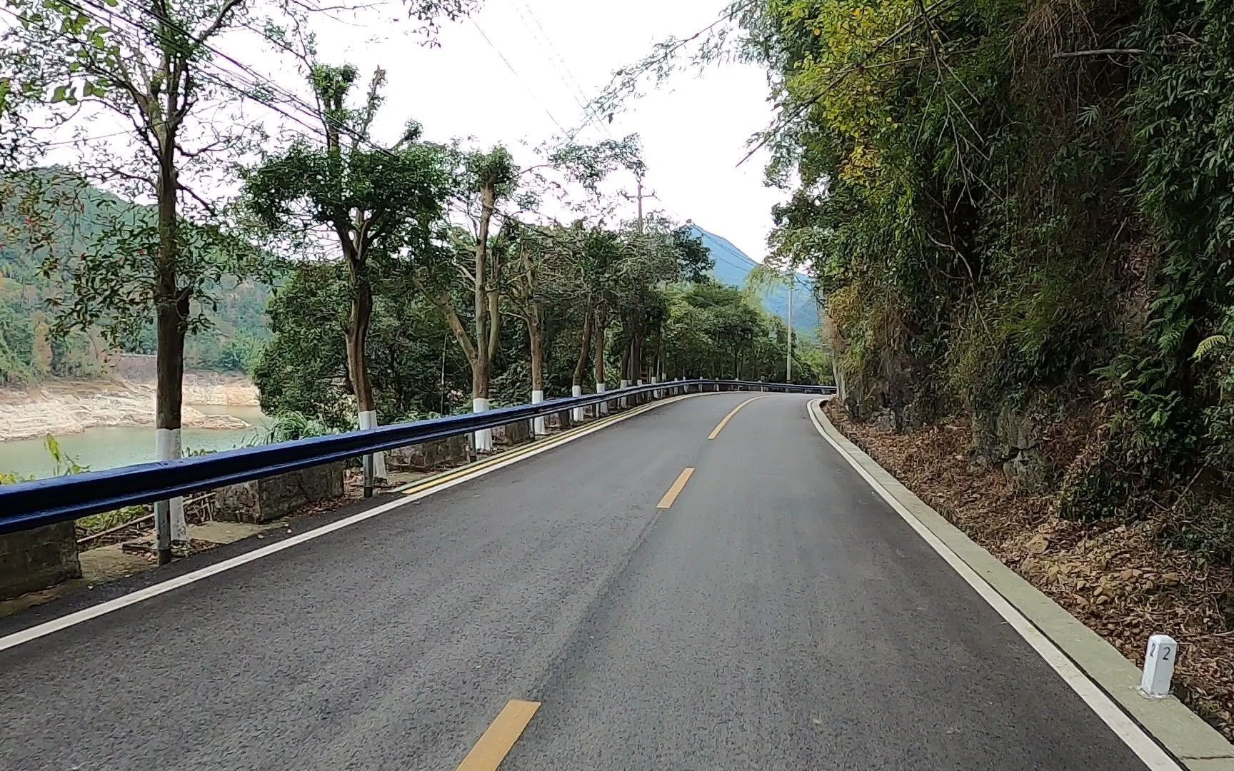 泽雅的一小段山路