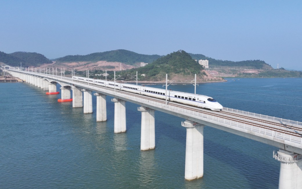 12.27防东铁路通车典礼